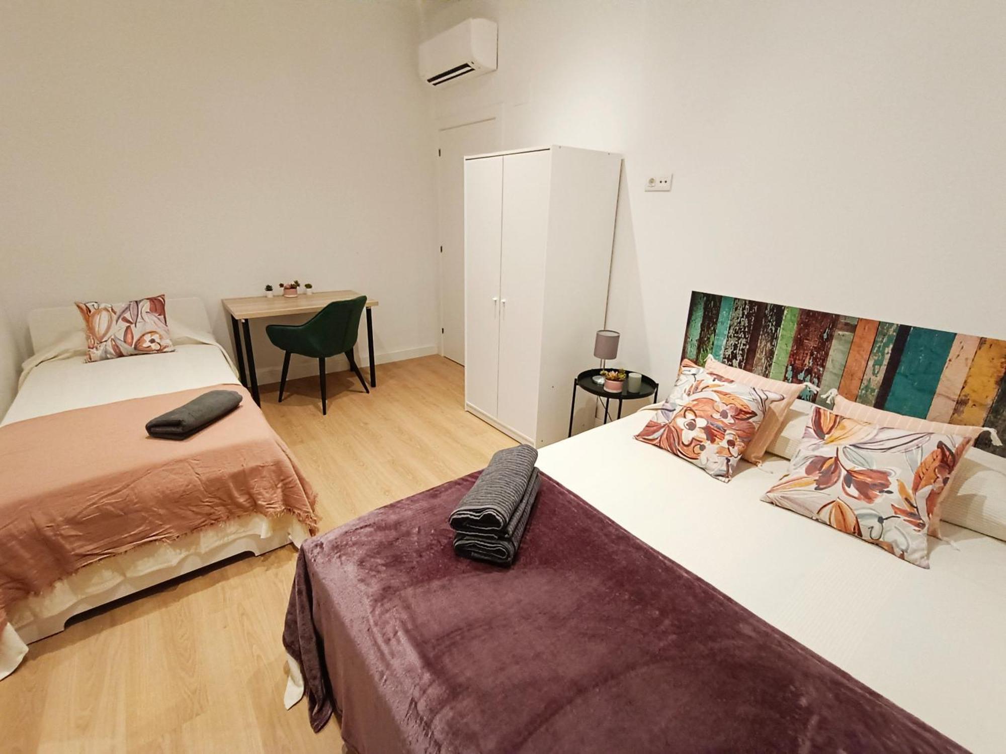 By Universitat Rooms Barselona Dış mekan fotoğraf